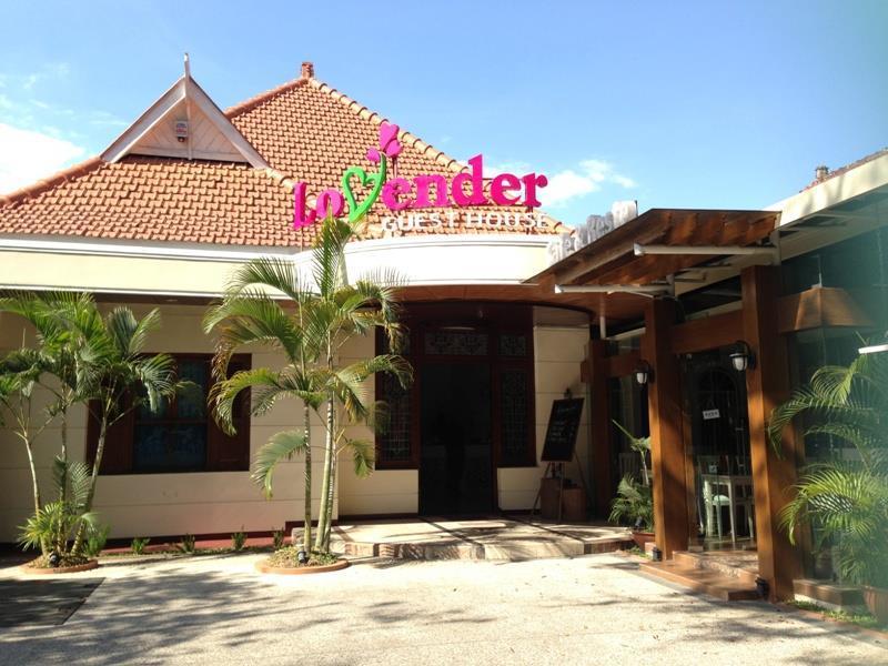 Lovender Guesthouse Malang Exterior foto