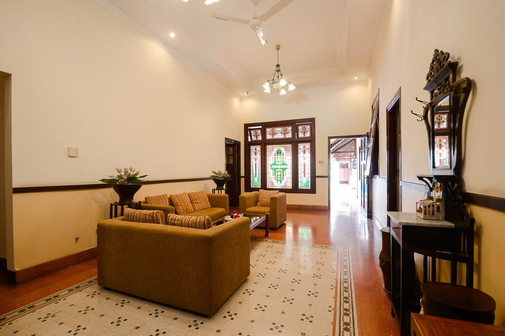 Lovender Guesthouse Malang Exterior foto