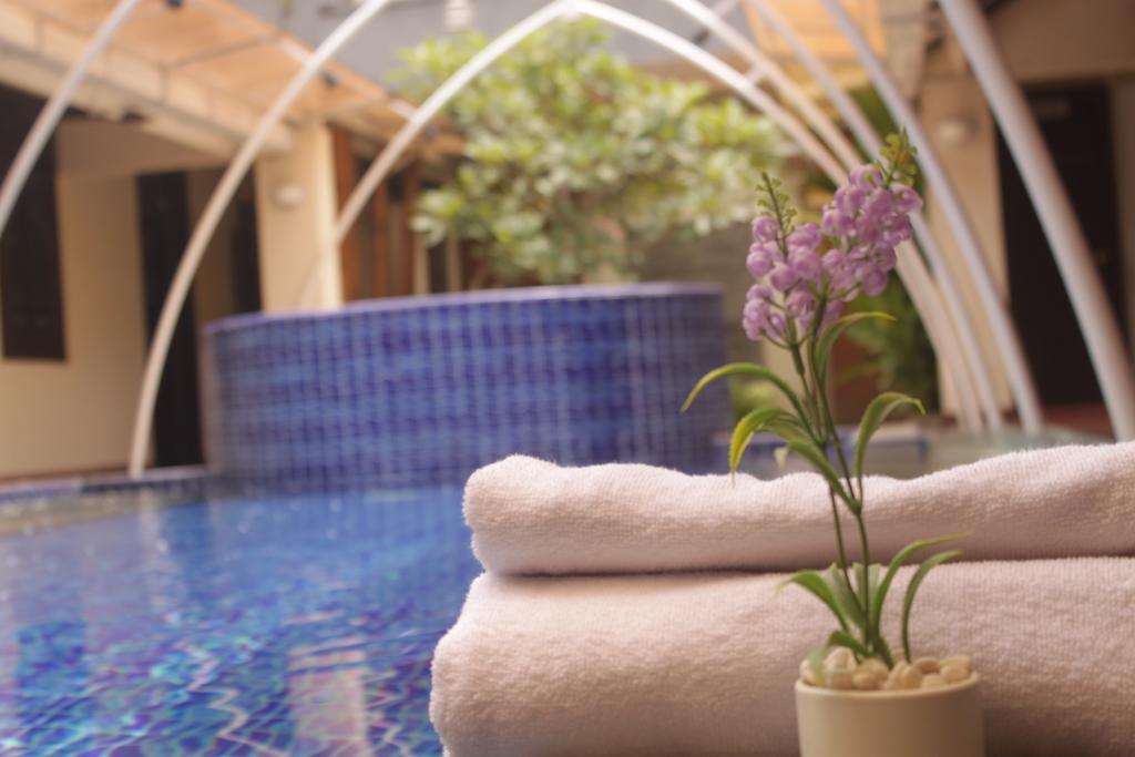Lovender Guesthouse Malang Exterior foto