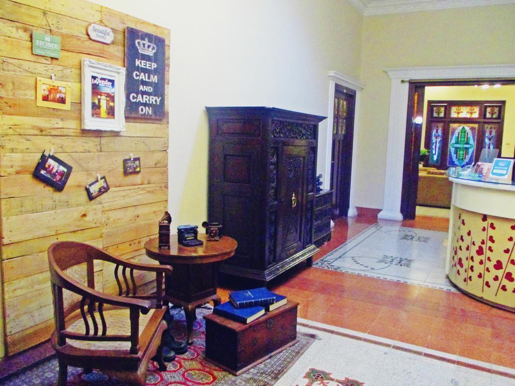 Lovender Guesthouse Malang Exterior foto