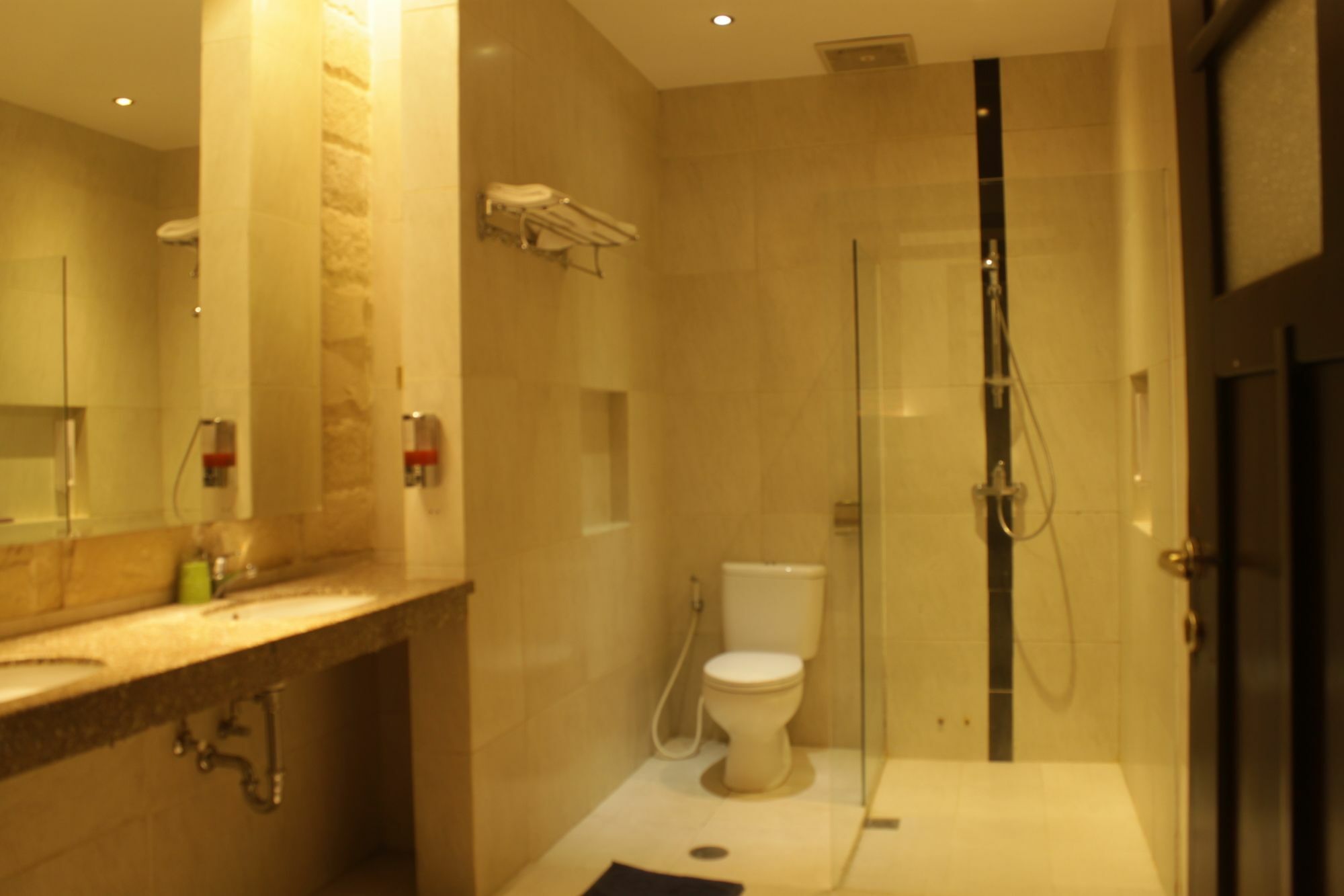 Lovender Guesthouse Malang Exterior foto